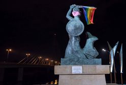 Tęczowe flagi na pomnikach. Mocne słowa znanego policjanta, mamy stanowisko KGP