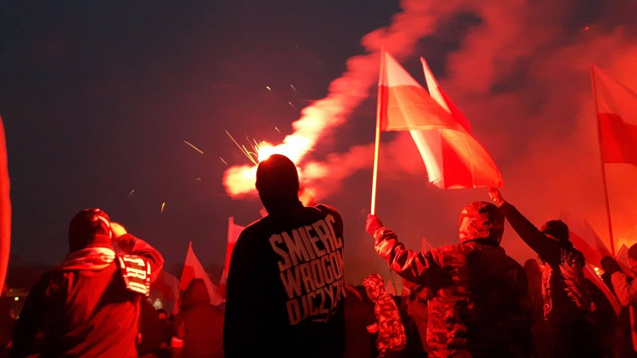 Race na Marszu Niepodległości. "Te osoby są ustalane i będą wzywane na komendę" [WIDEO]