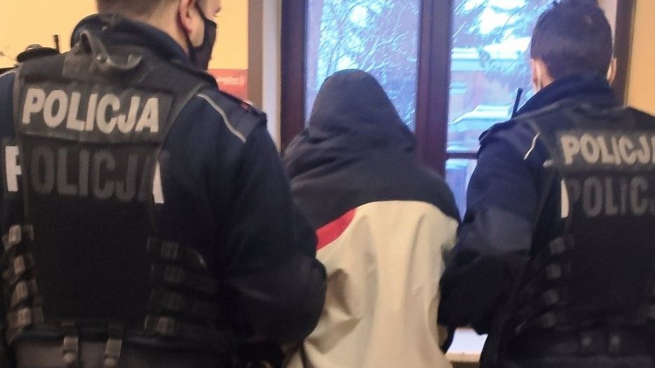 Śląskie. Policjanci z Ustronia zatrzymali 54-letniego mężczyzny podejrzewanego o zabójstwo.