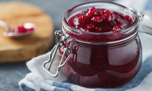 Chcesz zrobisz dżem w weekend? Biedronka rzuciła promocję, ale inne sklepy też gonią