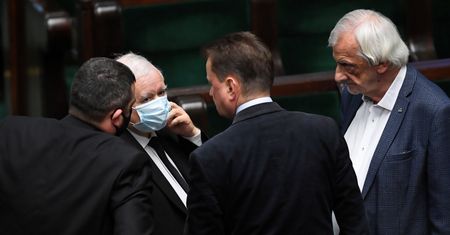 Porozumienie Gowina z opozycją zablokuje wybory prezydenckie w maju. W tle scenariusz z Sądem Najwyższym