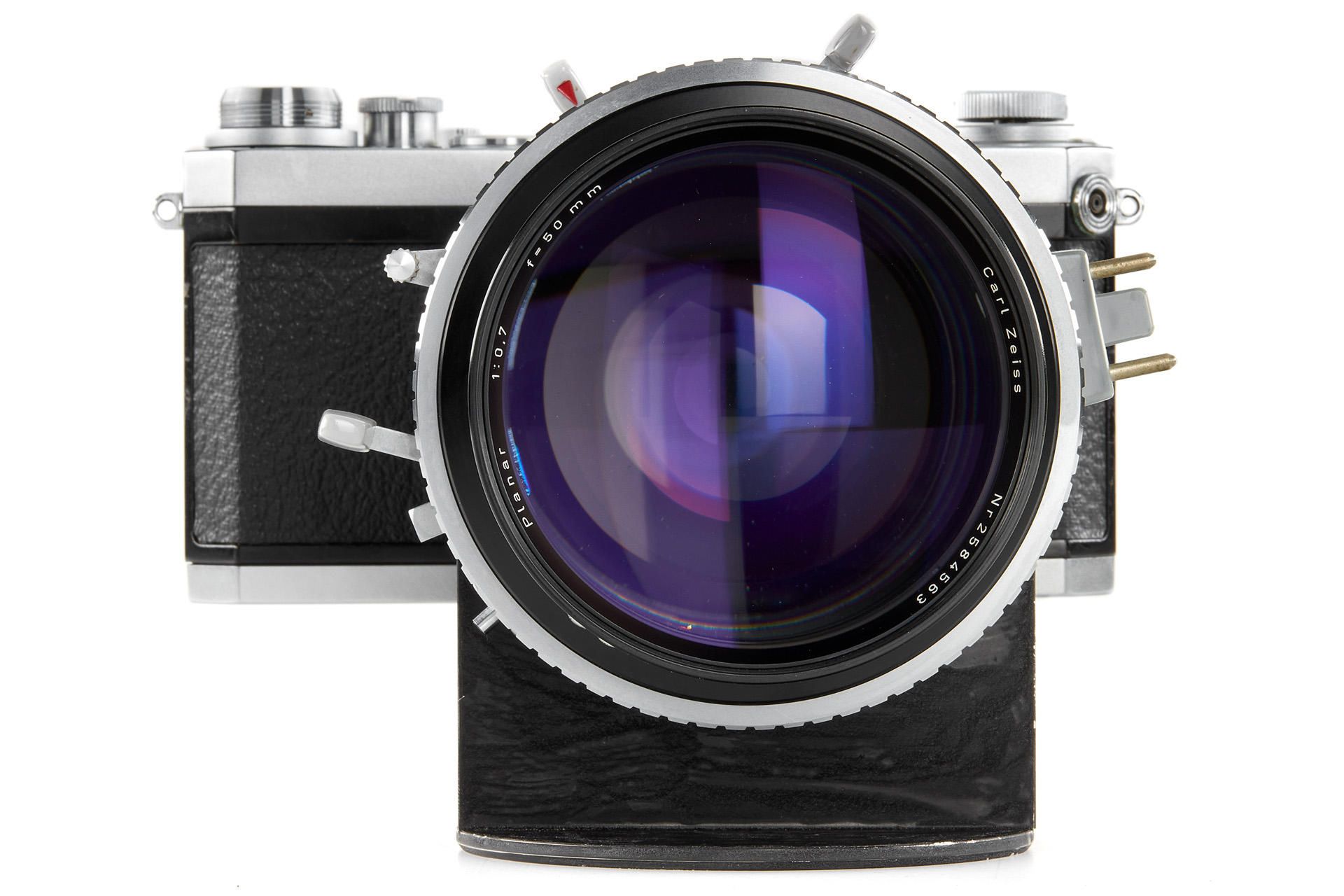 07 zgłoś się, czyli Zeiss Planar 50 mm f/0.7 na sprzedaż. Wystarczy tylko 500 000 złotych 2