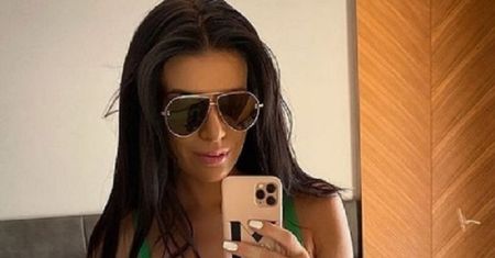 Magdalena Stępień odsłania brzuch w bikini: "Patrzę na te kilka rozstępów i jestem DUMNA" (FOTO)