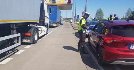 Warszawa. Wypadek na S8. Gigantyczne korki na bemowskim odcinku
