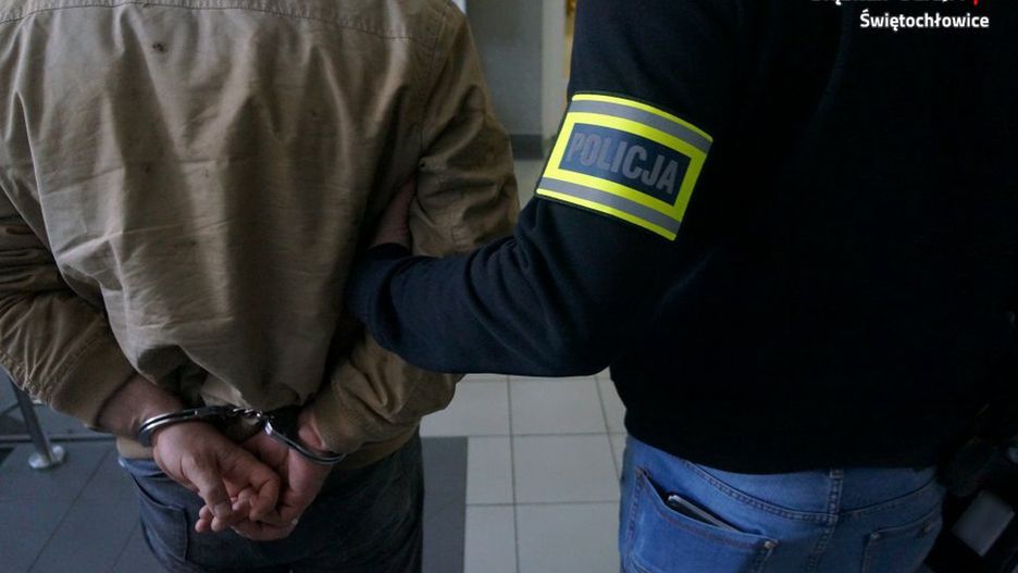 Śląskie. Zarzut gróźb karalnych oraz naruszenia nietykalności cielesnej żony usłyszał 52-letni mieszkaniec Świętochłowic. 