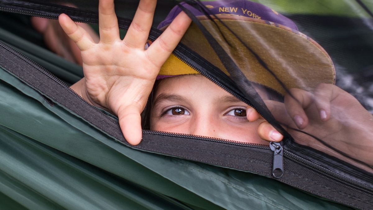 Nowe obostrzenia dotyczące wakacji i koloni dla dzieci rozwścieczyły rodziców