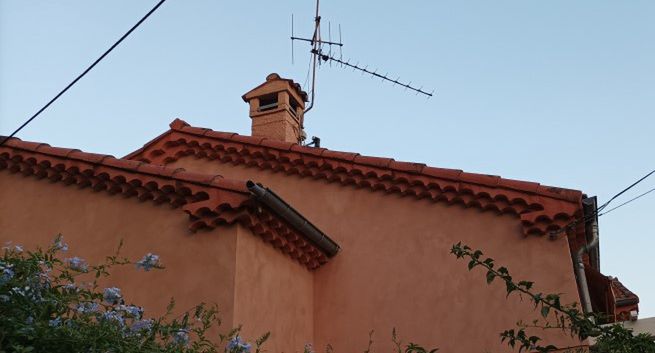 Sąd uchylił decyzję prezesa UKE ws. naziemnej telewizji. Prywatni nadawcy bliżej odszkodowań?