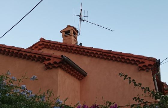 Sąd uchylił decyzję prezesa UKE ws. naziemnej telewizji. Prywatni nadawcy bliżej odszkodowań?