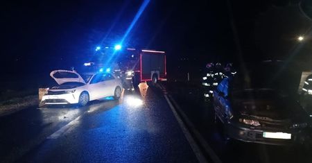 Dobruchna: zderzenie dwóch samochodów. Jedna osoba poszkodowana, DW751 była zablokowana
