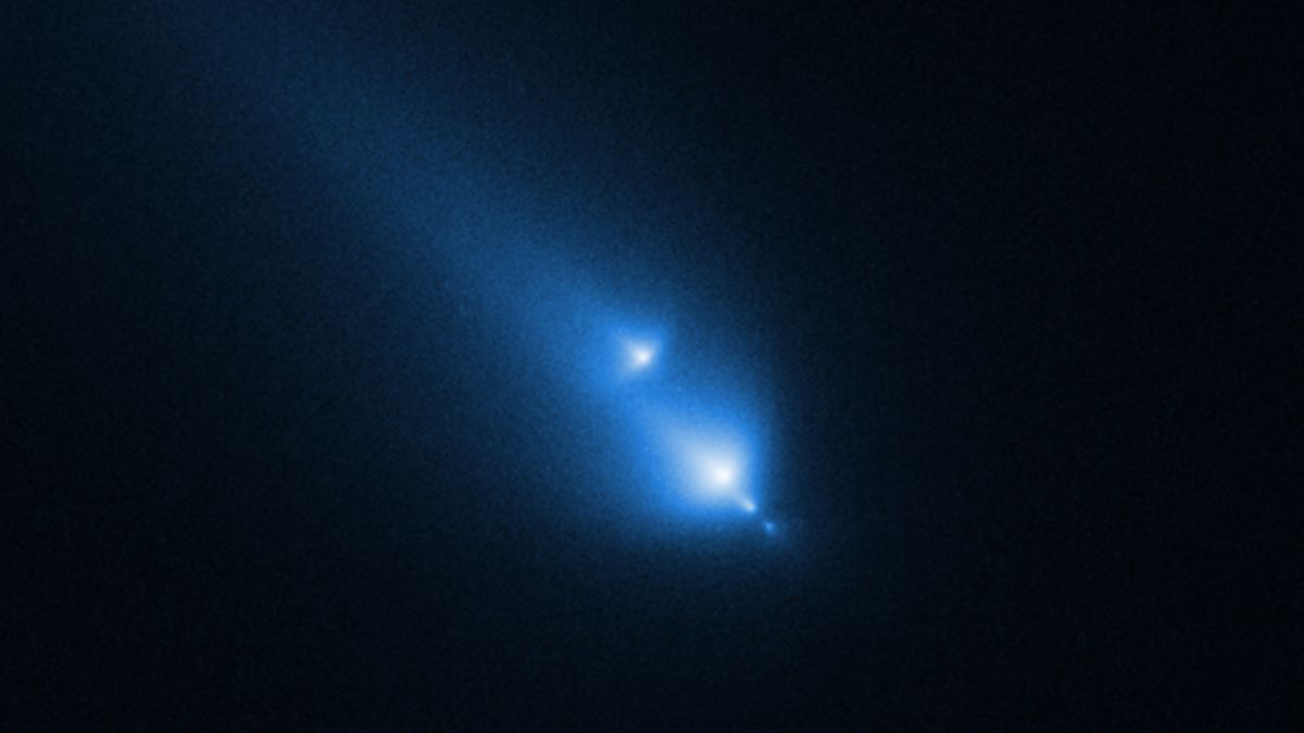 Teleskop Hubble’a sfotografował rozpad komety
