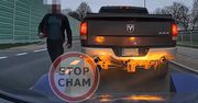 "Obrzucał mi pan auto". Sceny na drodze. Aż wysiadł