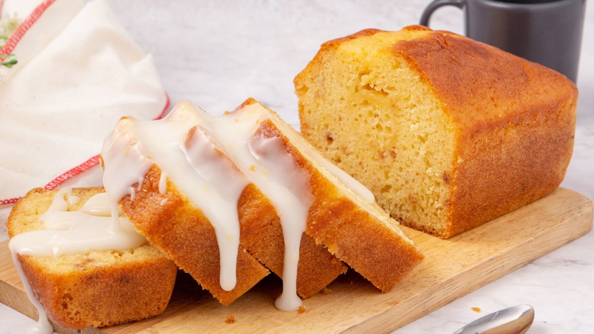 Być może od pound cake pochodzi przepis na babkę piaskową