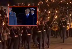 Niemcy żegnają kanclerza. Pochodnie i marsz wojskowy