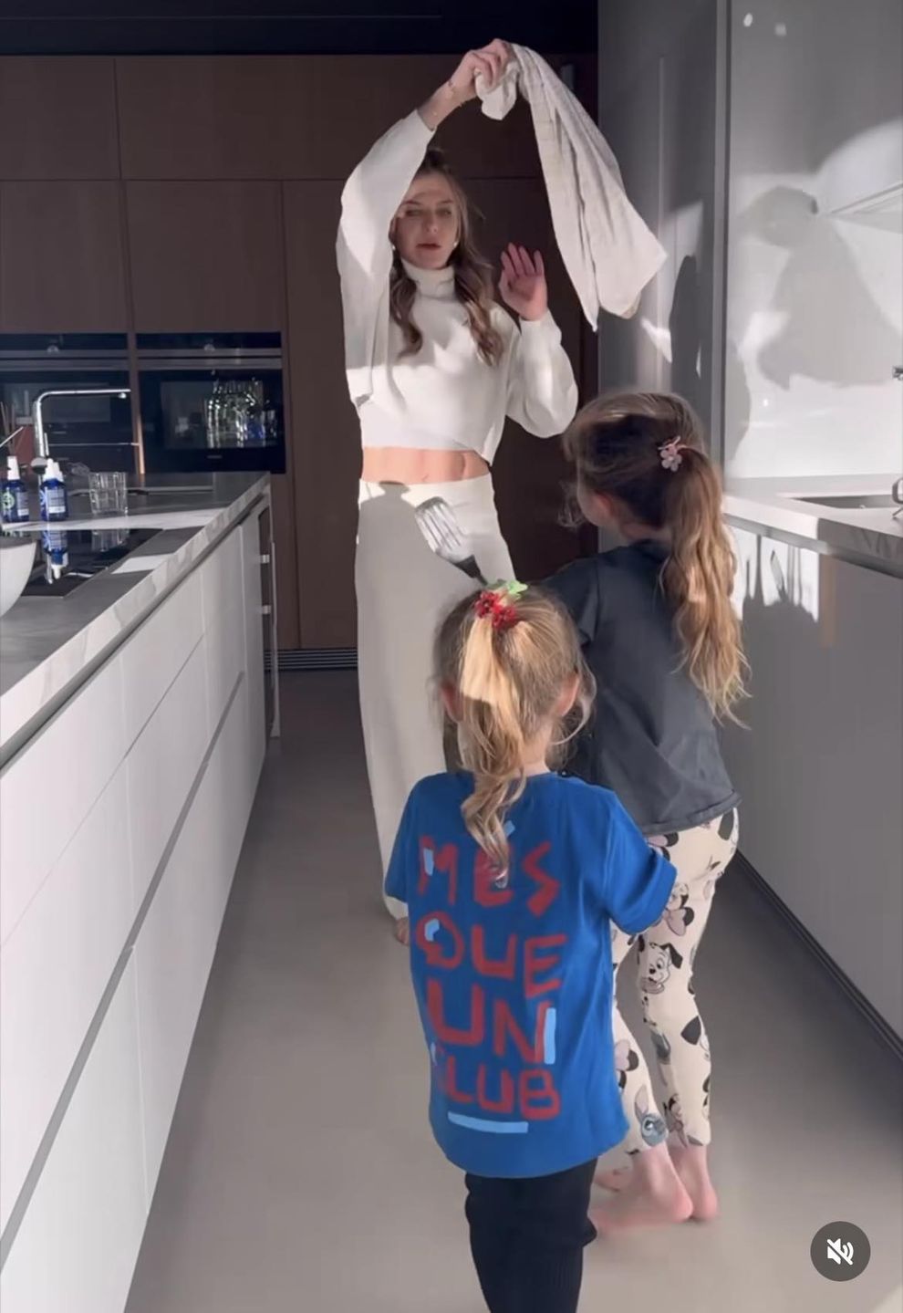Anna Lewandowska szaleje z dziećmi w kuchni