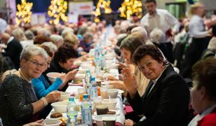 Tysiąc osób przy jednym stole. Wigilia dla Samotnych w Krakowie poruszyła serca