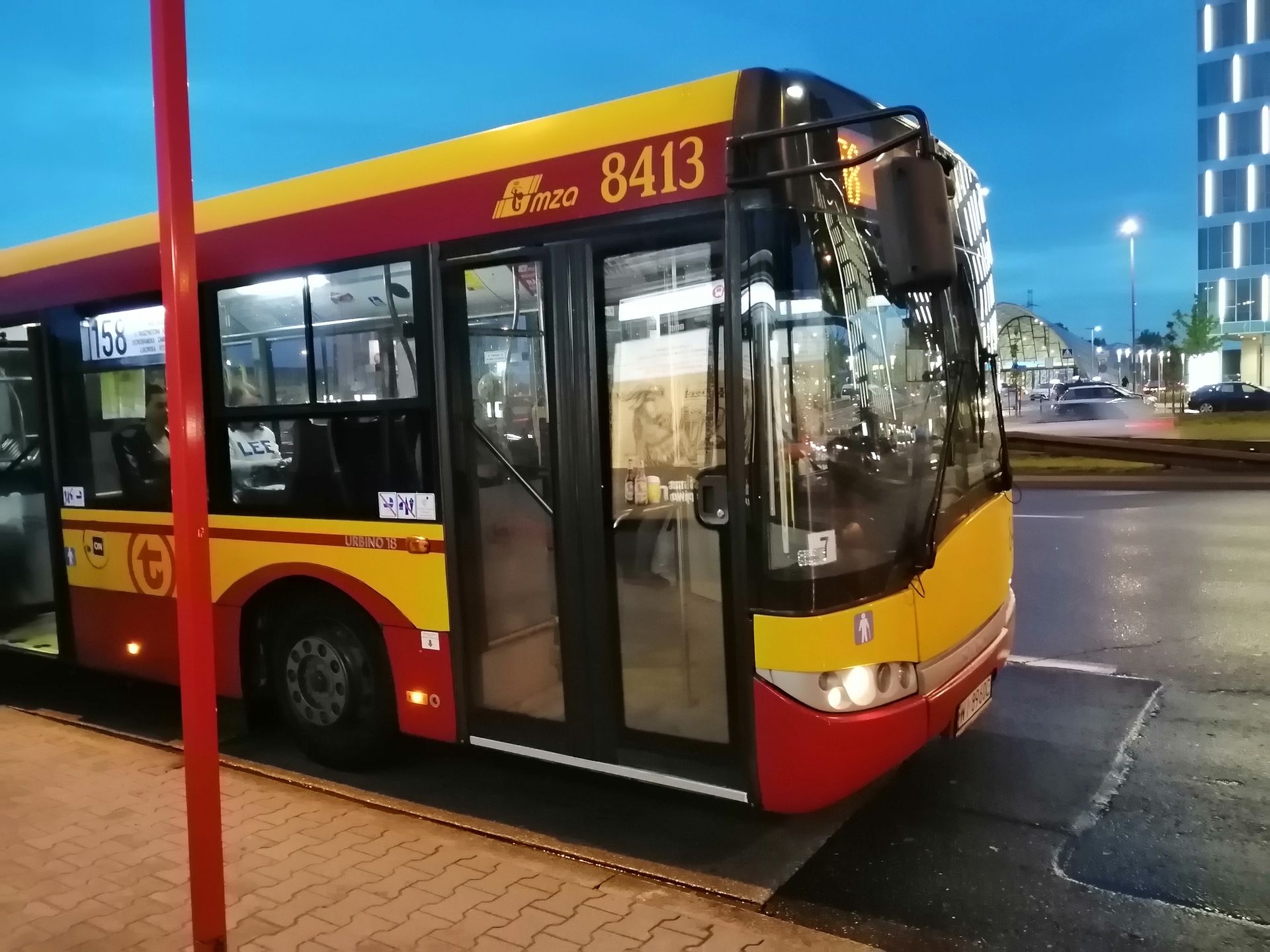 Honor 20 Lite oficjalnie. Nowy smartfon już w Polsce 18