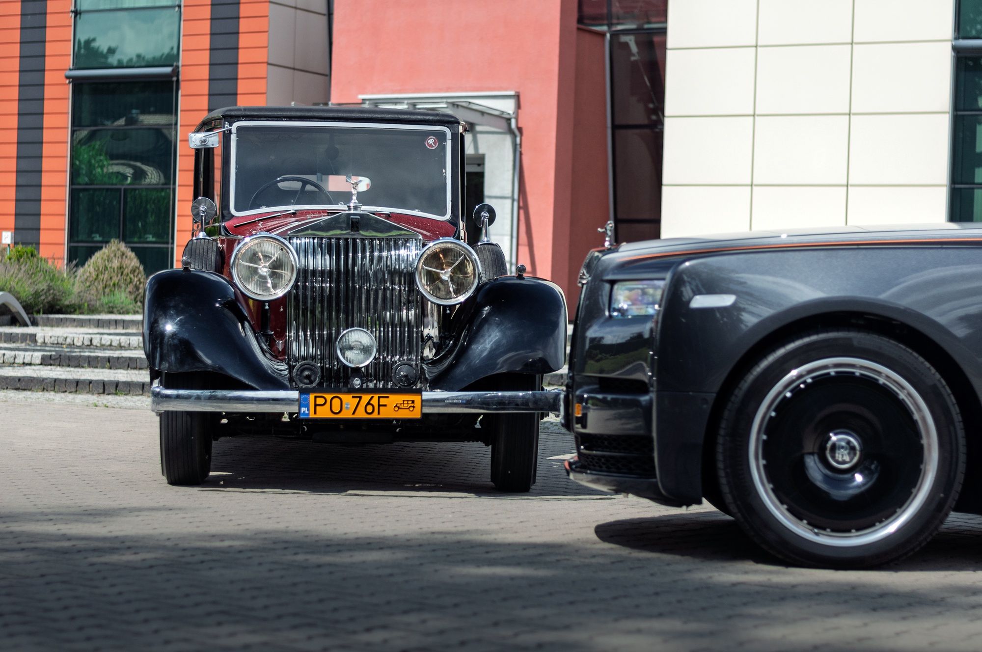 Rolls-Royce Phantom II (1935) i Rolls-Royce Phantom VIII (2025)