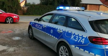 Wiózł dwie kobiety na masce audi. Próbowały go zatrzymać
