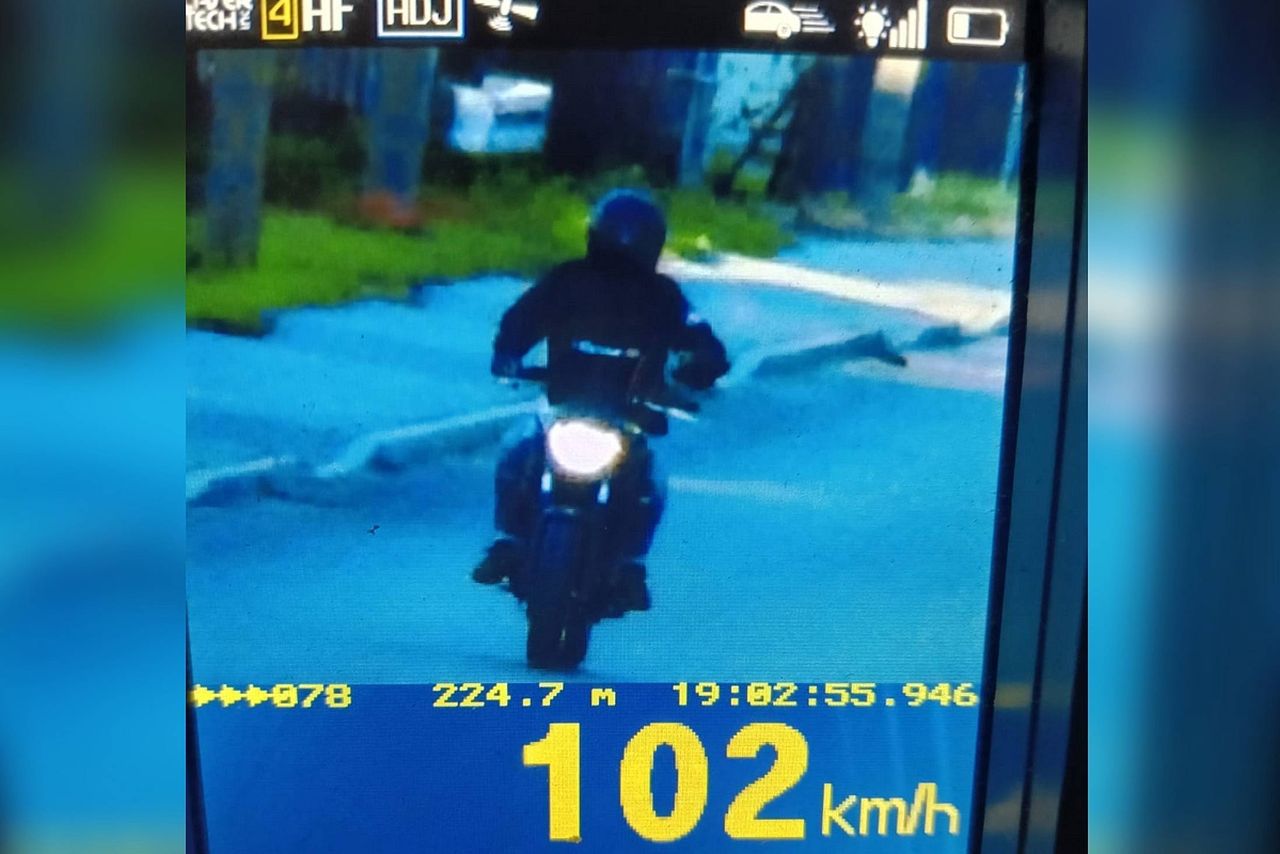 Motocyklista potrącił policjanta i uciekł