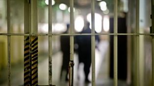 Wyszedł z więzienia i od razu okradł trzy sklepy. Zatrzymał go czujny policjant po służbie