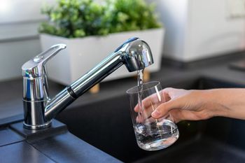 Gniewino: Skażona woda w gminie. Wykryli bakterie z grupy coli