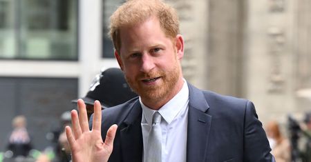 Książę Harry wrócił do ojczyzny. Odwiedził grób babci
