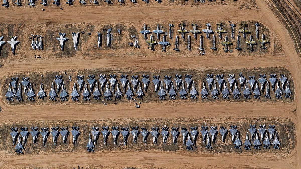 Ogromna baza lotnicza wciąż działa. Zdjęcia pokazują potężne uzbrojenie 1