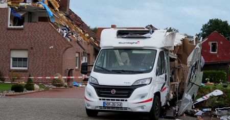 Ogromne zniszczenia po uderzeniu tornada. Wstrząsające obrazy z północnych Niemiec