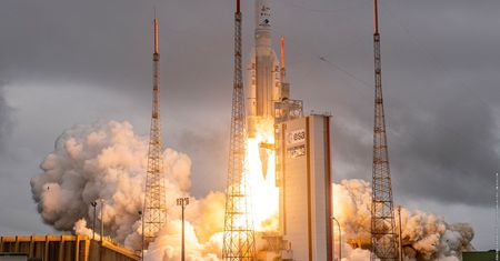 Teleskop Webb pomyślnie wystrzelony w Kosmos. Rusza w podróż, w której znowu ważna jest „pogoda”