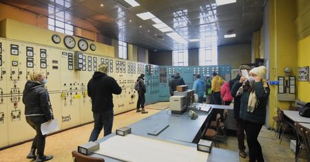 Bytom. Wyjątkowe zwiedzanie. Elektrociepłownia Szombierki ma 100 lat. Wzbudza zachwyt, ale niszczeje