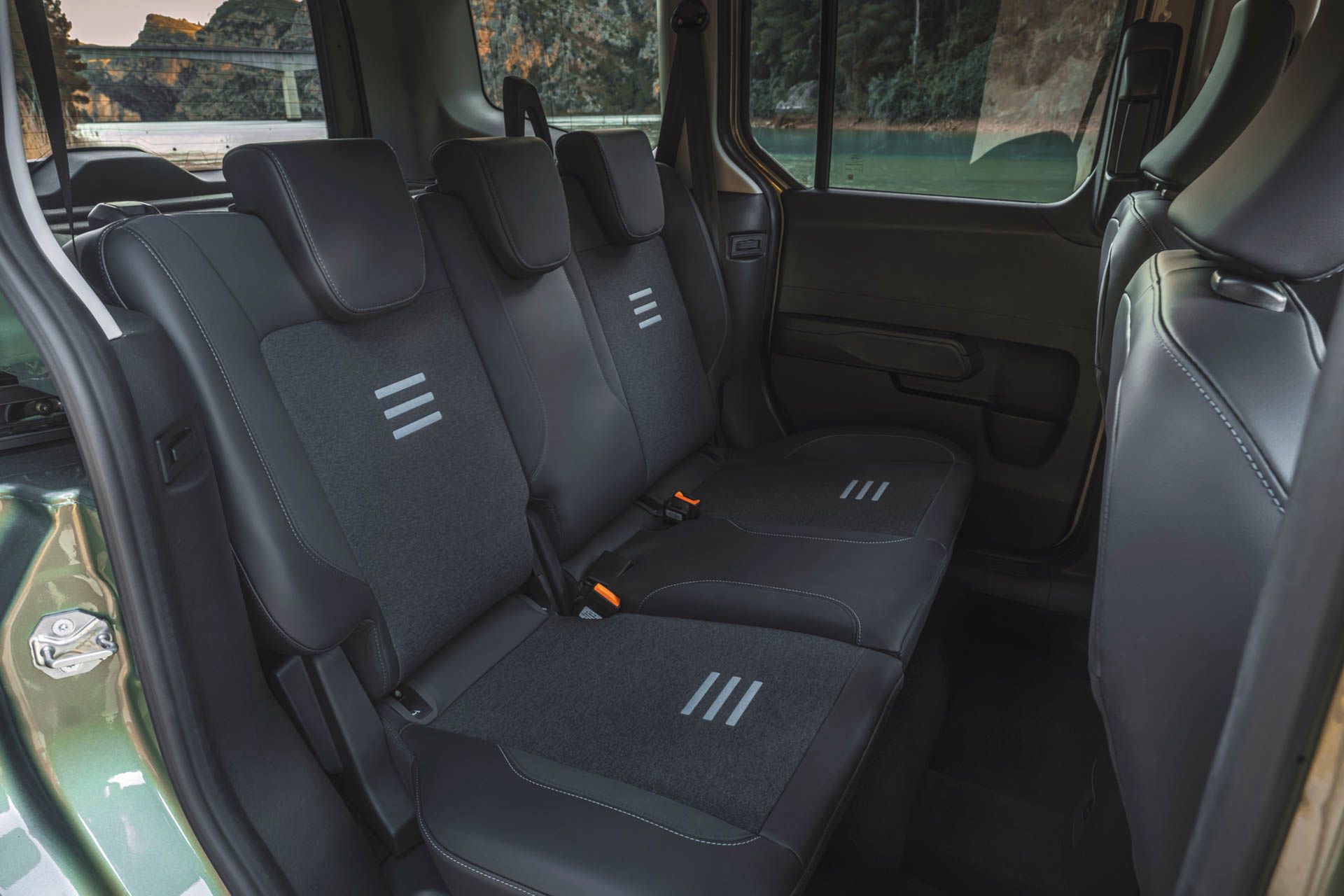 Ford E-Tourneo Courier