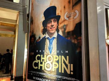 Fajerwerk scenografii i dźwięku. "Chopin, Chopin" olśniewa rozmachem