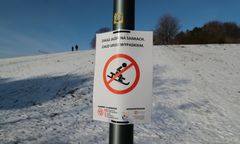 Warszawa. Tragedia na Górce Szczęśliwickiej. Miasto wprowadziło zakaz zjazdu na sankach