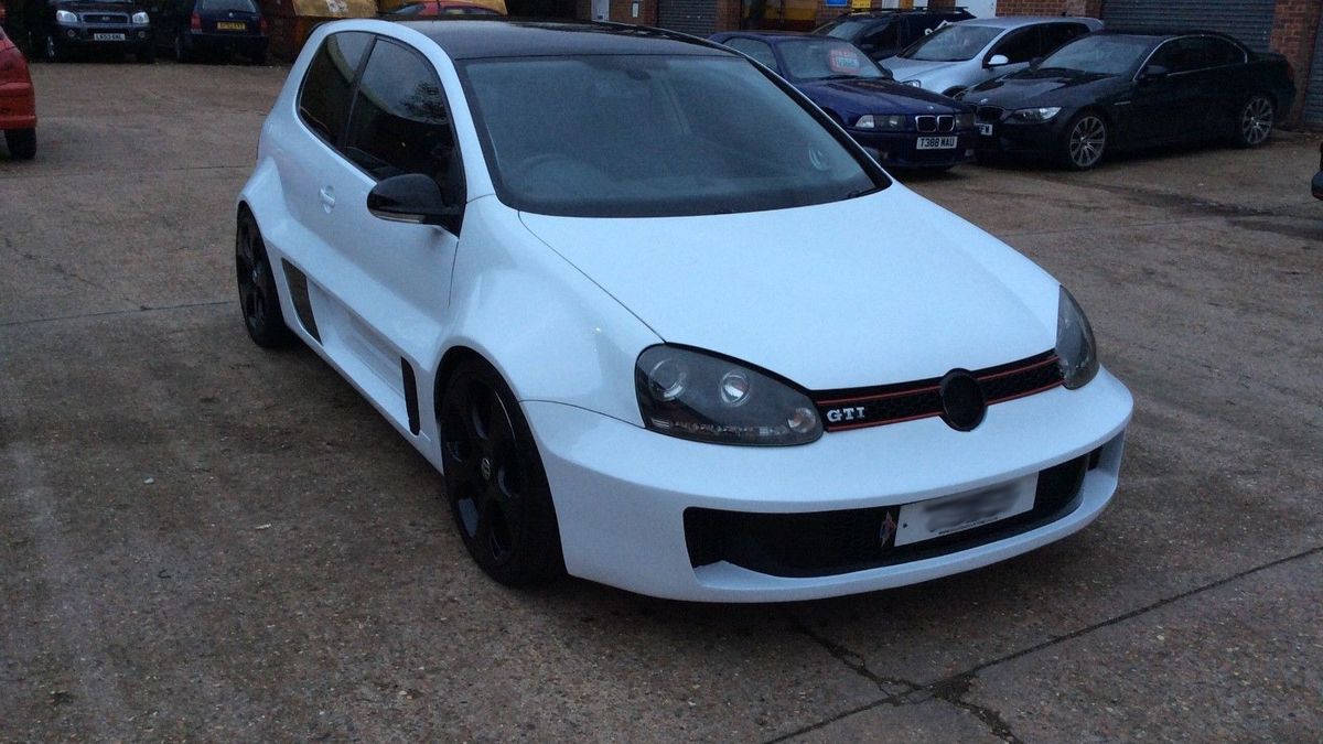 Samochód na zdjęciu ma przypominać koncept Golfa W12.