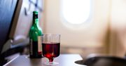 Koniec drinków na pokładzie. Linie lotnicze zawieszają sprzedaż alkoholu