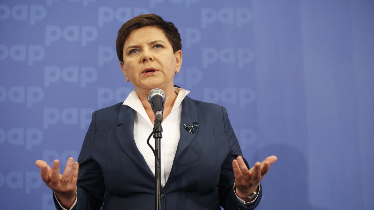 Prezentacja szczeg�?�w kampanii informacyjnej dotycz?cej reformy s?downictwa
08.09.2017 Warszawa Konferencja prasowa Polskiej Fundacji Narodowej Prezentacja szczegolow kampanii informacyjnej dotyczacej reformy sadownictwa   n/z Beata Szydlo  fot. Stefan Maszewski/REPORTER
Stefan Maszewski/REPORTER