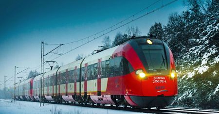 Warszawa. Kolejarze do kolejki po szczepionkę. Chcą być w pierwszym etapie