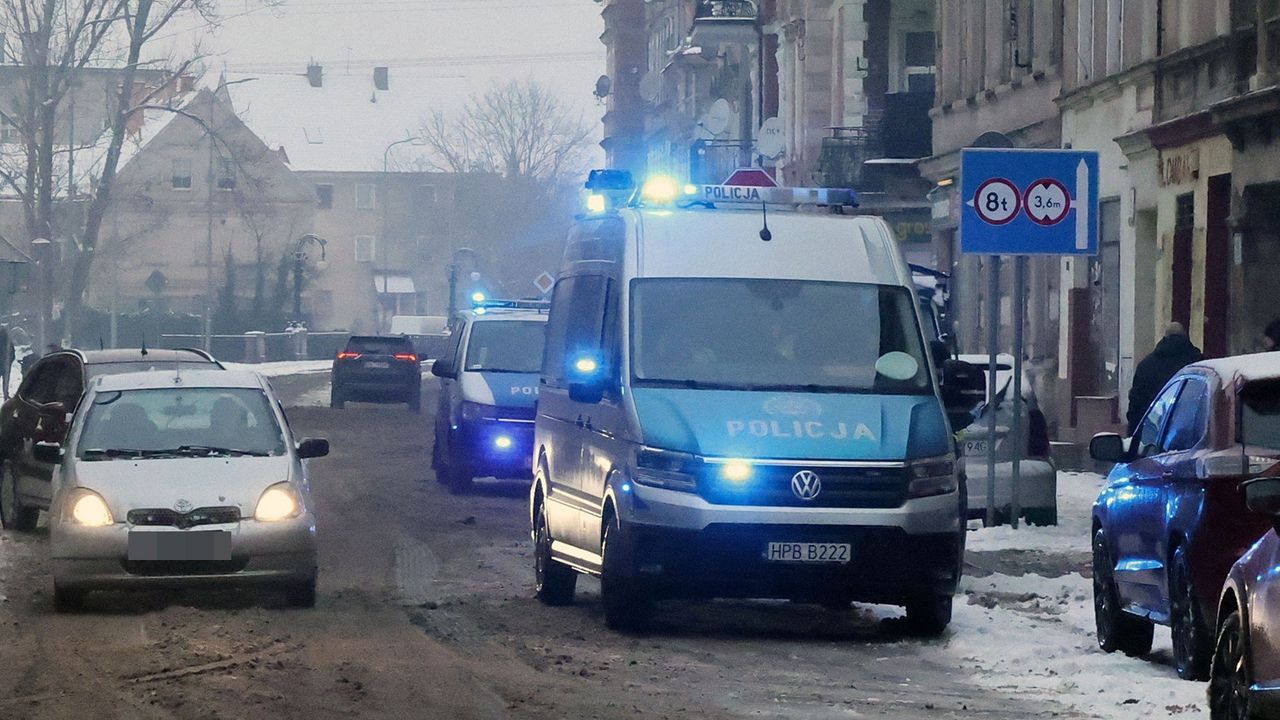 Wrocław: Zabójstwo w noclegowni. Martwy 48-latek leżał pod łazienką