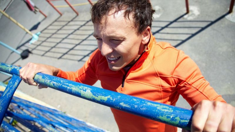 Znikanie z organizmu tkanki tłuszczowej zachodzi głównie w płucach, poprzez wydychanie z dwutlenkiem węgla 