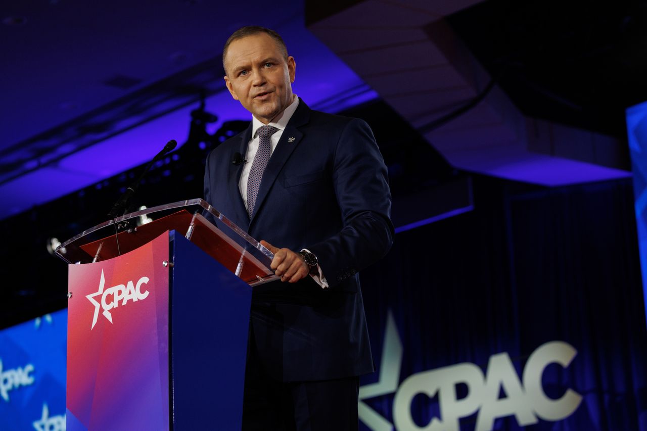 Nowy sondaż CBOS. Tak Polacy oceniają Nawrockiego