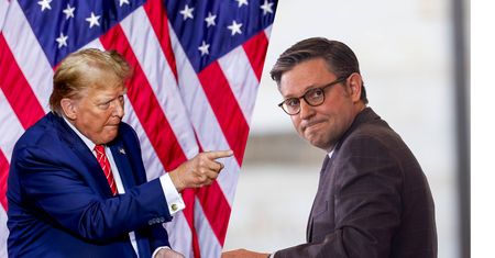 Blokował pomoc Ukrainie z lęku przed trumpistami. Teraz może paść ich ofiarą [OPINIA]