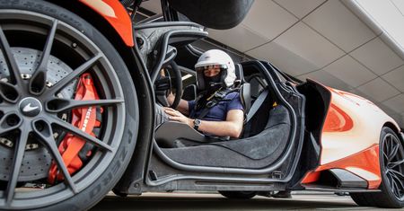 Test: McLaren 765LT w akcji. Tak brzmi i wygląda 765 KM w akcji na deszczu