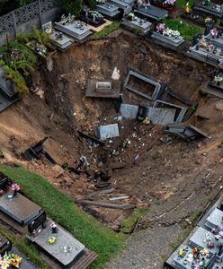Zapadlisko na cmentarzu w Trzebini. Biegły wydał opinię ws. ekshumacji