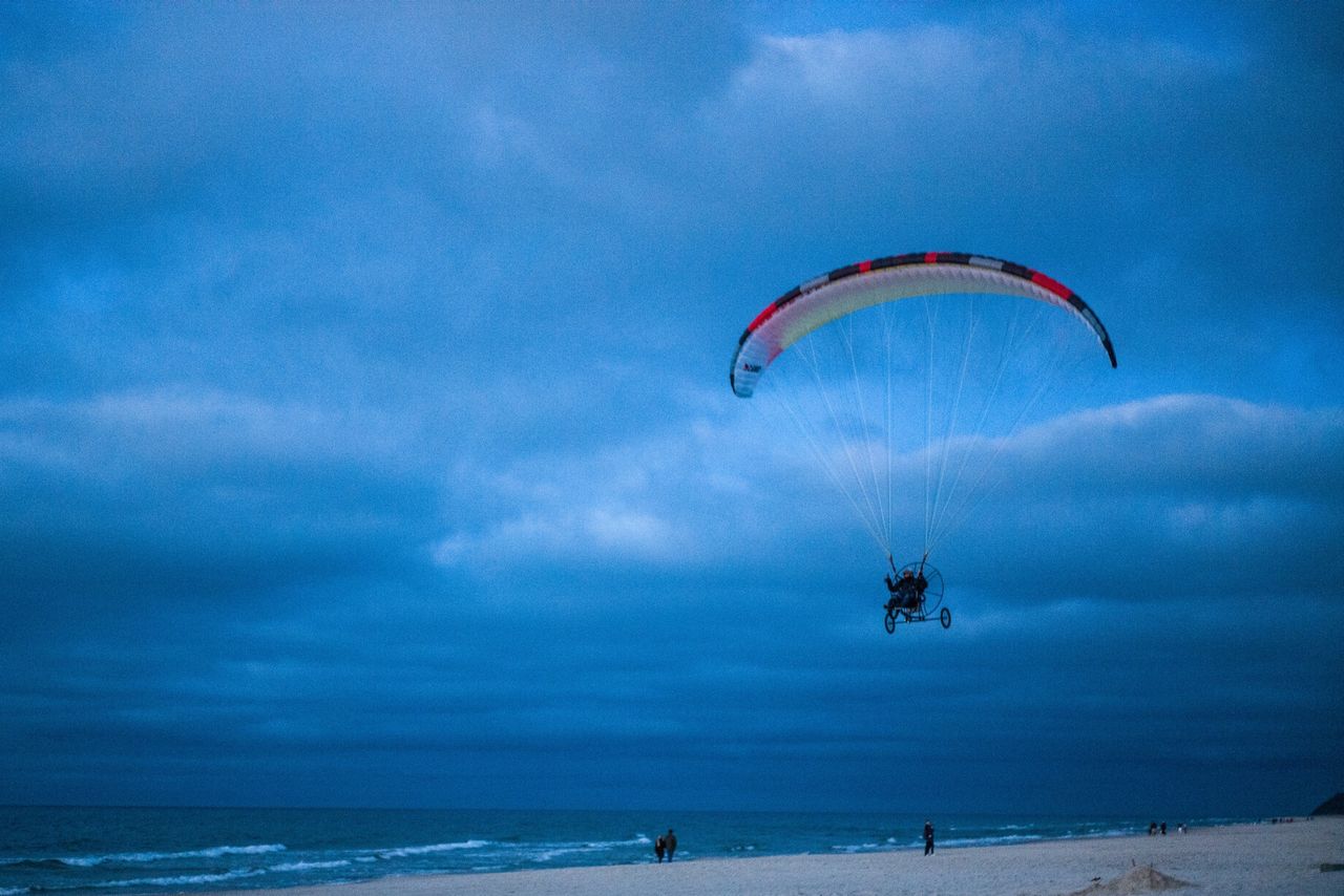 Wypadek paralotniarza. Dramatyczne chwile na klifie