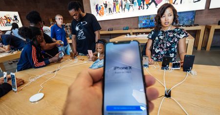 Apple miał poprosić dostawców części o niższe ceny. iPhone'y niekoniecznie będą tańsze