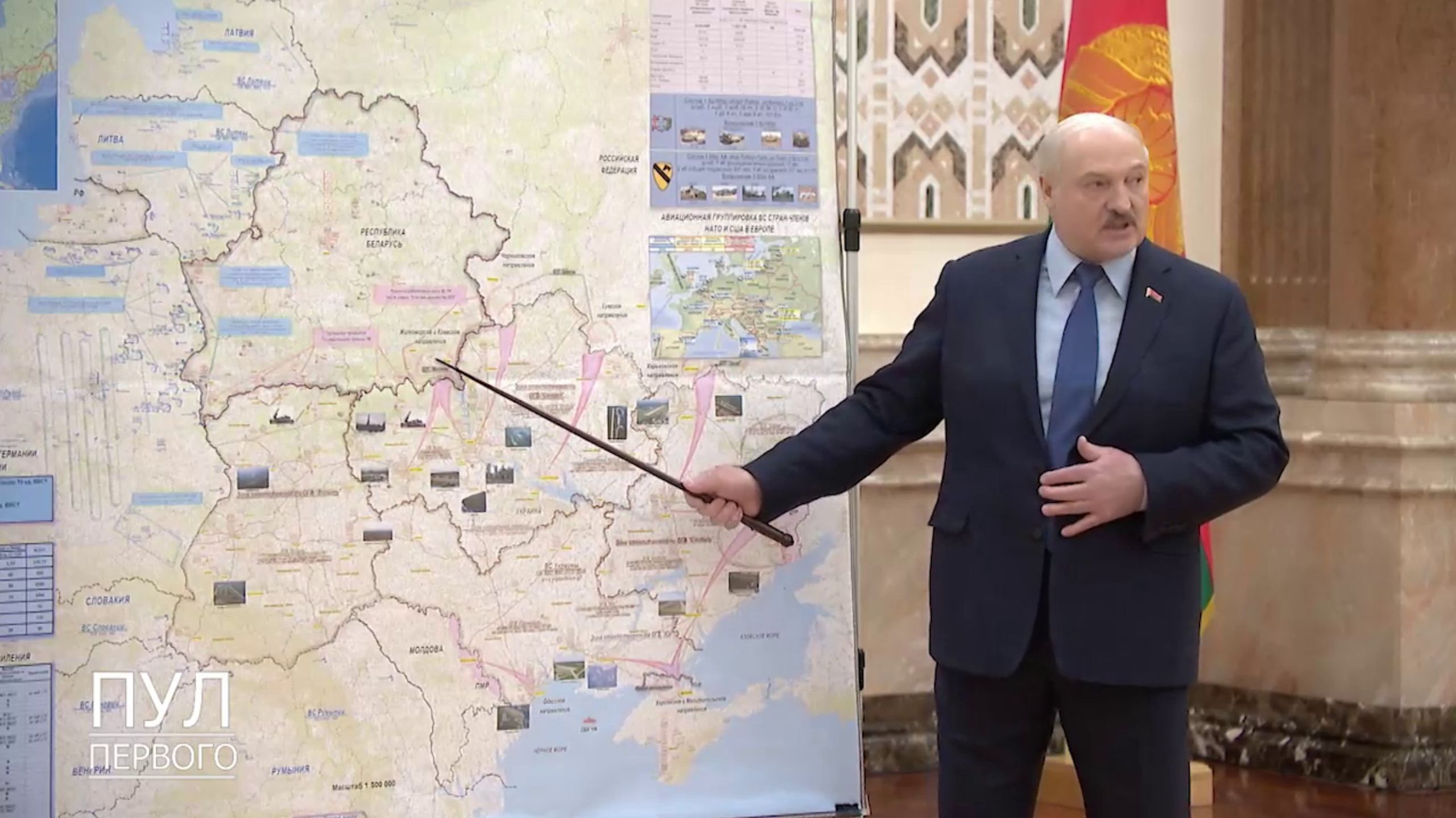 Łukaszenka z mapą Ukrainy. Miał przekonywać o rzekomym ataku na Białoruś 