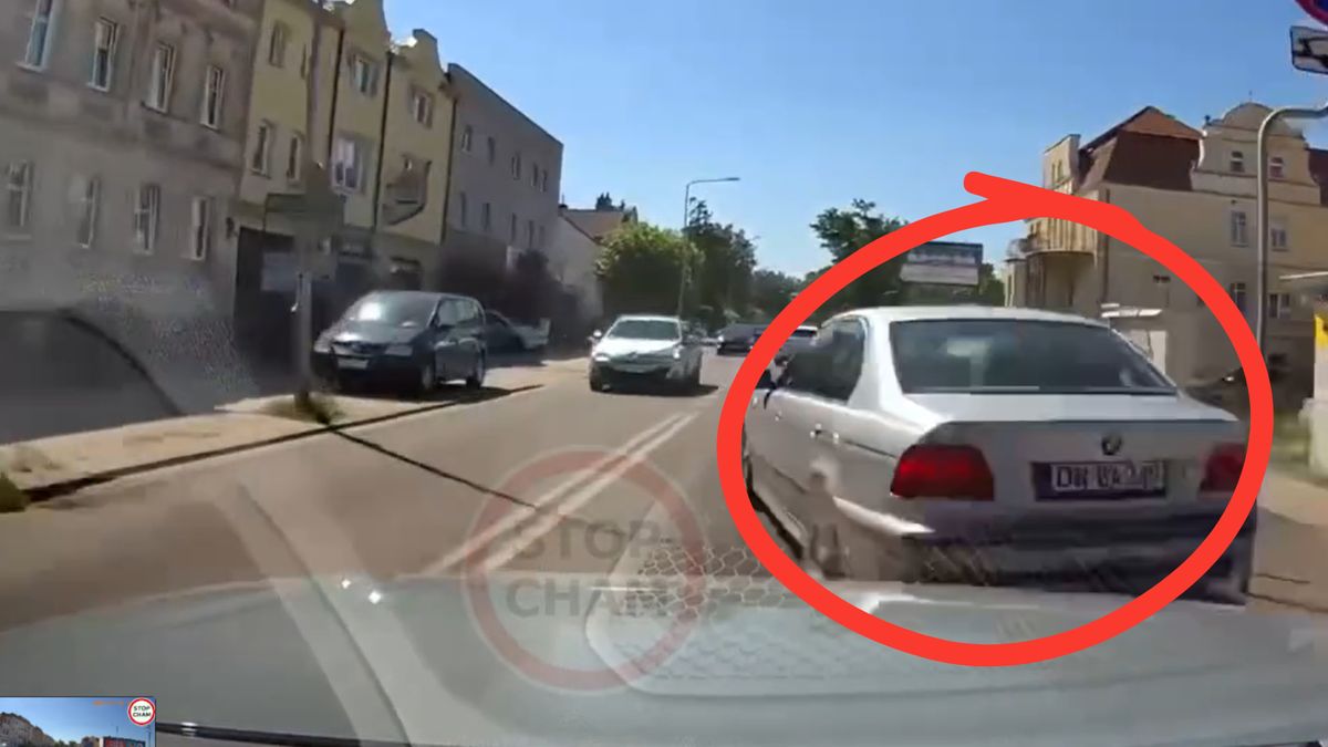 Pijany kierowca staranował trzy auta we Wrocławiu