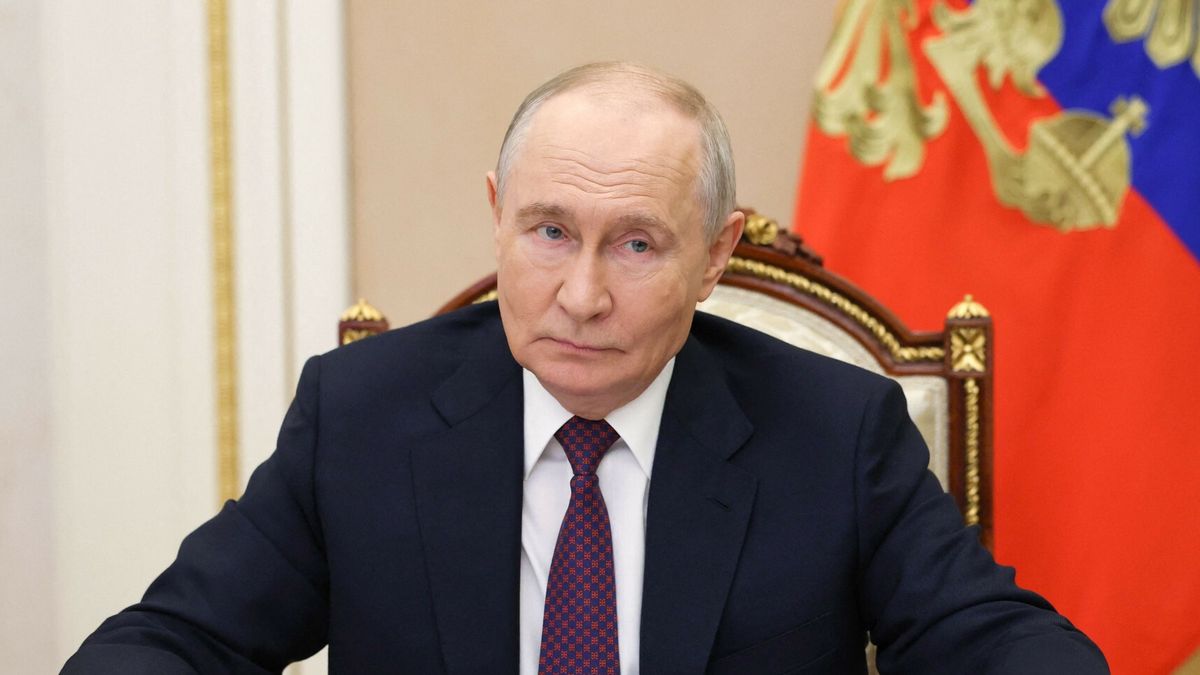 Archiwum zagraniczne East News 2026-10In this pool photograph distributed by the Russian state agency Sputnik, Russia's President Vladimir Putin holds a meeting with laureats of all-Russian teaching competitions via a video link in Moscow on October 5, 2026. (Photo by Vyacheslav PROKOFYEV / POOL / AFP)VYACHESLAV PROKOFYEV
