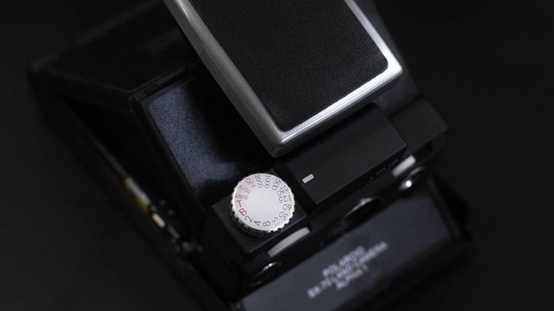 MiNT SLR670-S Noir to prawdziwa gratka dla miłośników polaroidów 1