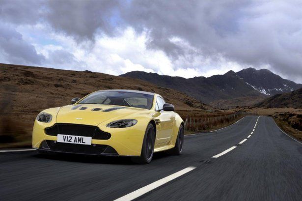 2013 Aston Martin V12 Vantage S – rozpakowany prezent